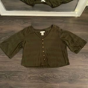 Urban Romantics Dark Olive Army Green 3/4 bell Sleeve Flowy crop top MEDIUM